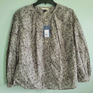 Universal Thread Top Size Medium